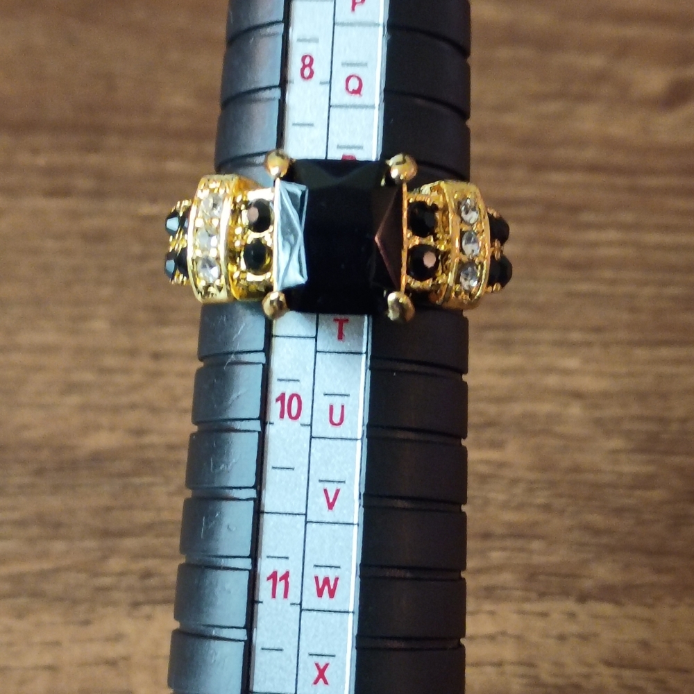 Vintage Glam Gold Tone Black Emerald Cut Rhinestone Cocktail Statement Ring 9 - Picture 3 of 7